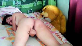 Massage coquin avec petite poitrine et cul baisé