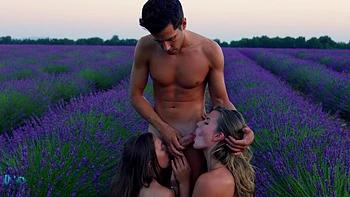 Alberto fode as bundas de Stacy e Mia em trio selvagem ao ar livre