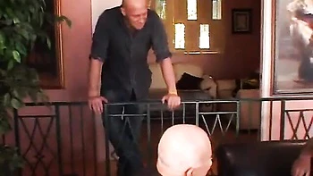 Esposas calientes, swingers, cuckold anal y corridas