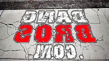 August Ames fickt riesigen Schwanz anal draußen