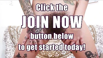 Sexy Girl spreizt ihre behaarte Fotze mit Vibrator