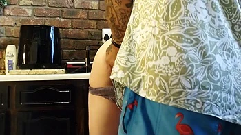 Первые грязные ручки сводной сестры в POV