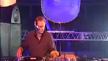 Amateur Blonde fickt großen Schwanz, spielt mit Toys