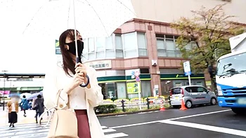 Yura de peitos grandes chupando no doggy