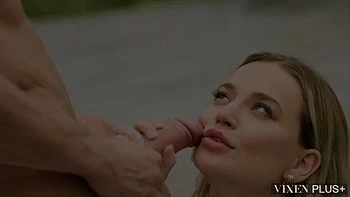 Blonde milf Blake Blossom baise profond et chevauche