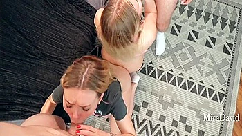 College Viererparty: 2 Blondinen vögeln mit Jungs