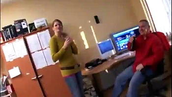 Jenny Noel chevauche une grosse queue dure avec un minou amateur