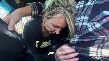 Mature Luna and stud Markus fuck hard in car POV blowjob