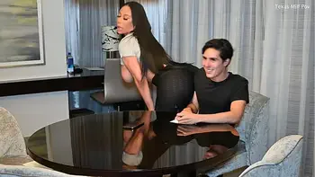 ((Watch This)) Stepmom Uses HUGE Ass To Pound Stepson! | Jennifer Exxotic Fucks Young Guy