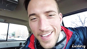 Squeaky Babe Gets Fucked & Licked Standing