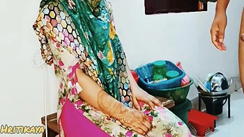 Cute Girl Showed Boobs And Fingering Viral Video