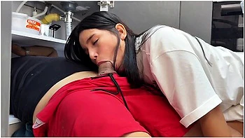 Plomero Desconocido Me Folla Por No Pagar El Arreglo