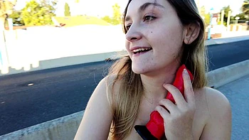 Ebony amateur babe Melanies public flashing